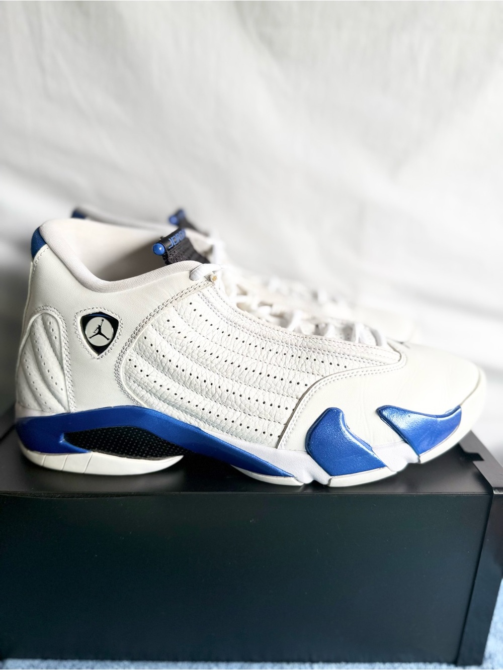 AUTHENTIC Jordan 14 Retro White Hyper Royal size 11.5 487471-104 2020 PRE-OWNED